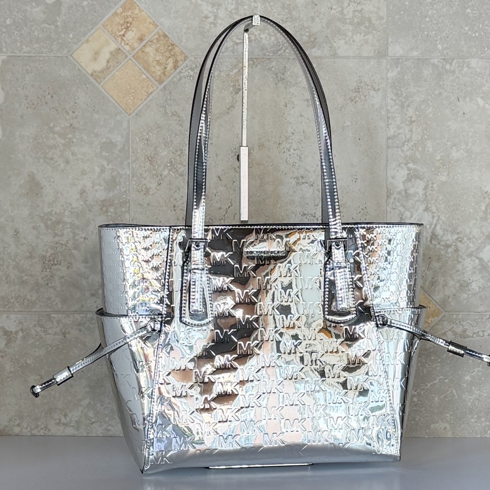 Michael Kors Voyager LG Mirror Metallic Tote Bag MK Silver - Picture 3 of 13